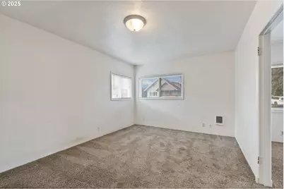 1307 3rd St, Tillamook, OR 97141 - Photo 11