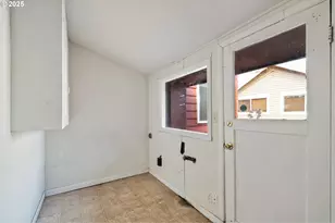 1307 3rd St, Tillamook, OR 97141 - Photo 35