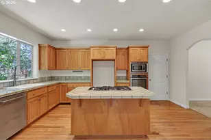 3471 Lakeside Dr, Eugene, OR 97401 - Photo 17