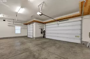 3471 Lakeside Dr, Eugene, OR 97401 - Photo 27