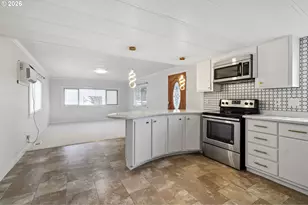 8525 SE Orchard Ln, Happy Valley, OR 97086 - Photo 13