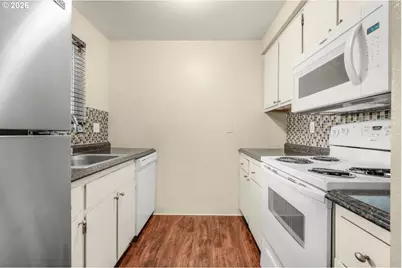 5488 SW Alger Ave #12, Beaverton, OR 97005 - Photo 11
