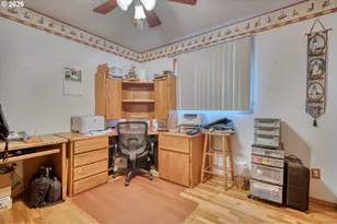 9736 N Clarendon Ave, Portland, OR 97203 - Photo 19