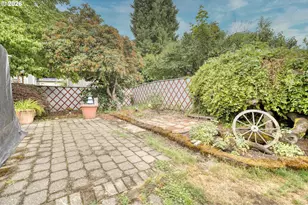 9736 N Clarendon Ave, Portland, OR 97203 - Photo 25