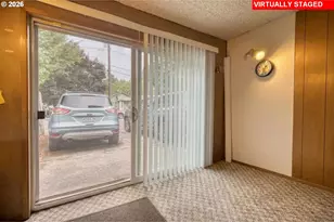 9736 N Clarendon Ave, Portland, OR 97203 - Photo 15