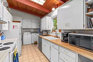 3550 Verbena Dr, Eugene, OR 97404 - Photo 11