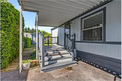 8261 SE Iris St, Milwaukie, OR 97267 - Photo 3