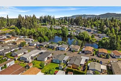 8261 SE Iris St, Milwaukie, OR 97267 - Photo 7
