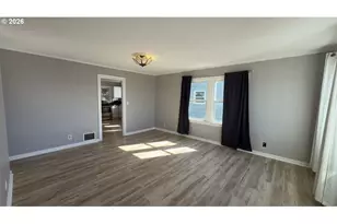 627 W Marine Dr, Astoria, OR 97103 - Photo 5