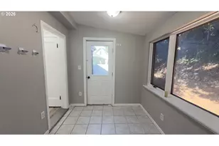 627 W Marine Dr, Astoria, OR 97103 - Photo 13