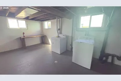 627 W Marine Dr, Astoria, OR 97103 - Photo 23