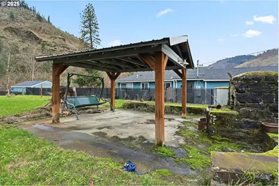 604 Bluff Ave, Klickitat, WA 98628 - Photo 43