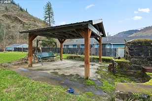 604 Bluff Ave, Klickitat, WA 98628 - Photo 43