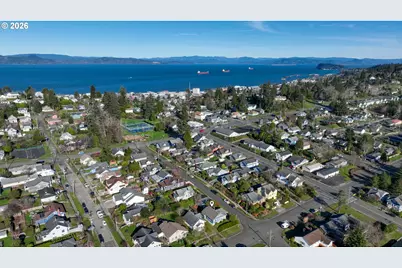 1495 6th St, Astoria, OR 97103 - Photo 3