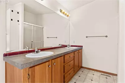 4055 Royal Ave #107, Eugene, OR 97402 - Photo 13