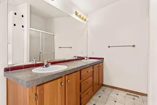 4055 Royal Ave, Eugene, OR 97402 - Photo 13