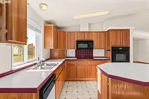 4055 Royal Ave, Eugene, OR 97402 - Photo 17