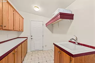 4055 Royal Ave, Eugene, OR 97402 - Photo 27