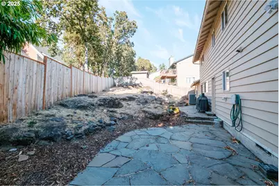 330 Patricia Dr, Gladstone, OR 97027 - Photo 43