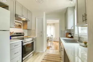 1606 SE 148th Ave, Portland, OR 97233 - Photo 9
