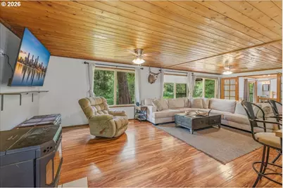 15116 Creek View Ln, Vernonia, OR 97064 - Photo 11