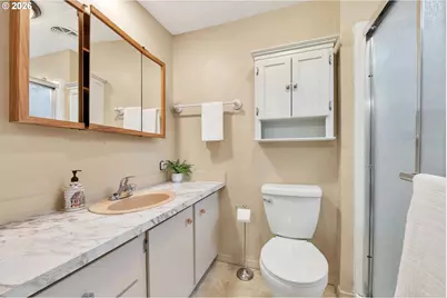 1800 Lakewood Ct #24, Eugene, OR 97402 - Photo 17