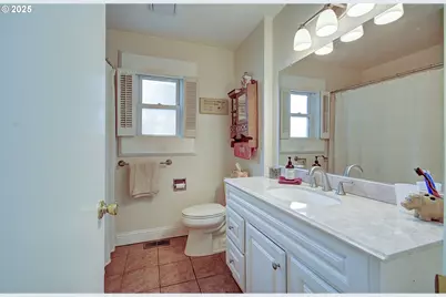 14842 NE Rose Pkwy, Portland, OR 97230 - Photo 13