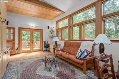 2052 S Shasta Loop, Eugene, OR 97405 - Photo 25