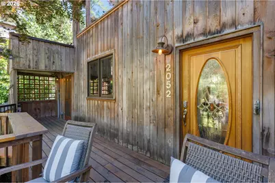 2052 S Shasta Loop, Eugene, OR 97405 - Photo 7