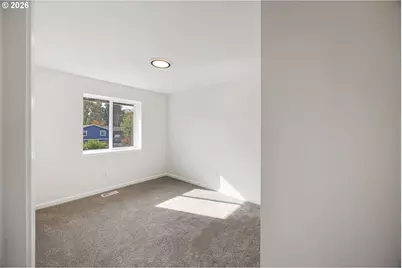 5017 NE Emerson Ct, Portland, OR 97218 - Photo 13