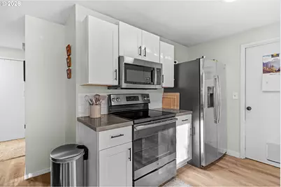 942 E 13th St, Coquille, OR 97423 - Photo 13