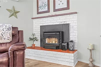 942 E 13th St, Coquille, OR 97423 - Photo 9