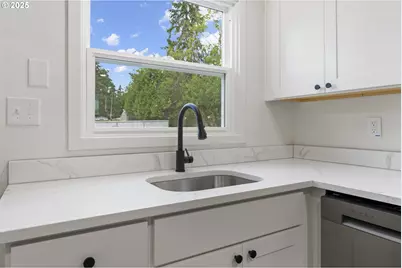 2333 SE 124th Ave, Portland, OR 97233 - Photo 9