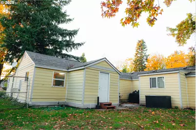 126 SE 106th Ave, Portland, OR 97216 - Photo 3