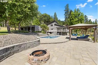 311 Clover Leaf St, Roseburg, OR 97471 - Photo 37