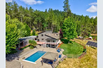 311 Clover Leaf St, Roseburg, OR 97471 - Photo 1