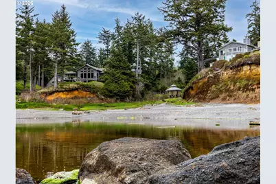199 SW The Pines Dr, Depoe Bay, OR 97341 - Photo 27