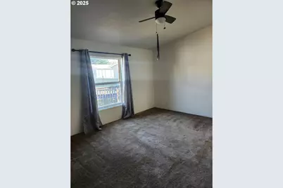 4875 NE Wyoming Cir, Salem, OR 97305 - Photo 5