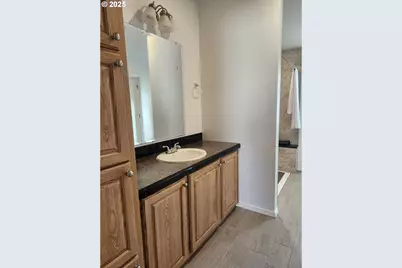 4875 NE Wyoming Cir, Salem, OR 97305 - Photo 15
