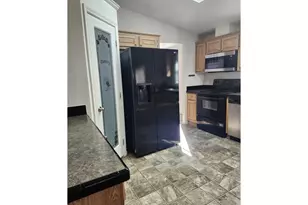 4875 NE Wyoming Circle, Salem, OR 97305 - Photo 9