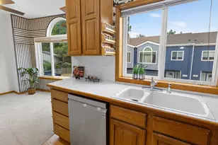 16687 NE Halsey St, Portland, OR 97230 - Photo 11