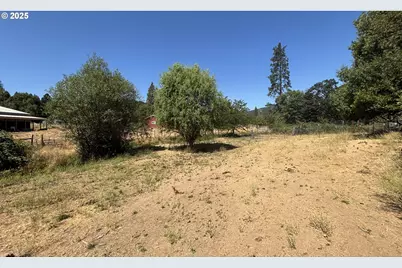 1931 Sleepy Hollow Loop, Grants Pass, OR 97527 - Photo 13