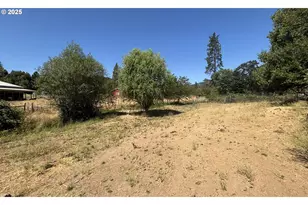 1931 Sleepy Hollow Loop, Grants Pass, OR 97527 - Photo 13