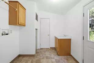 1529 NE Wagon Rd, Toledo, OR 97391 - Photo 17