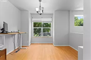223 NE 76th Ave, Hillsboro, OR 97124 - Photo 9