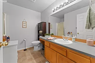 223 NE 76th Ave, Hillsboro, OR 97124 - Photo 11