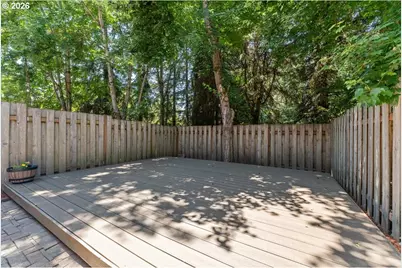 223 NE 76th Ave, Hillsboro, OR 97124 - Photo 23