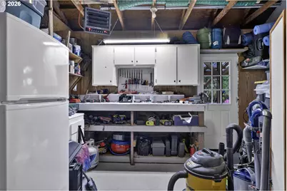 2060 20th St, Florence, OR 97439 - Photo 23