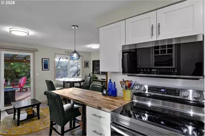 2060 20th St, Florence, OR 97439 - Photo 21