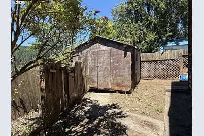 146 1st St, Myrtle Point, OR 97458 - Photo 9